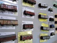 Wagentisch mit Güterwagen