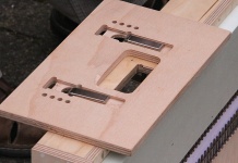 Aussparung für LN-Buchsen